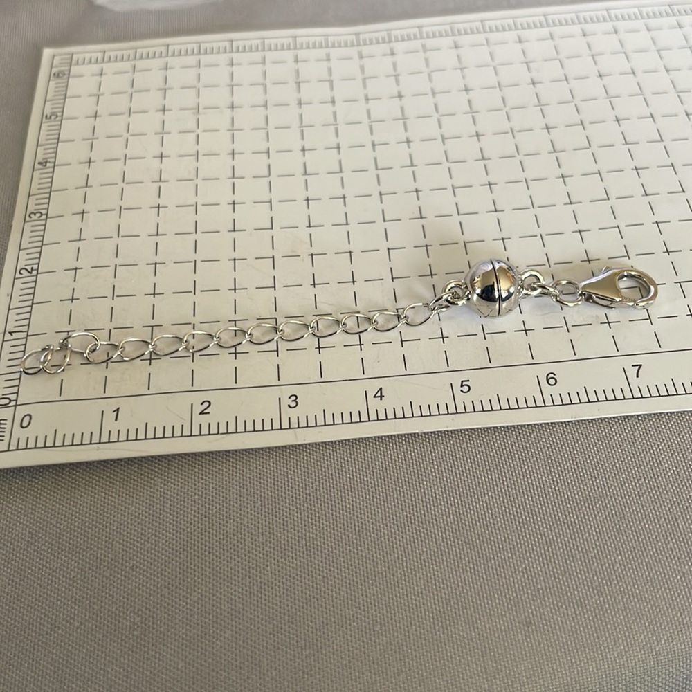 JTV Magnetic Necklace Closure - Picture 6 of 7